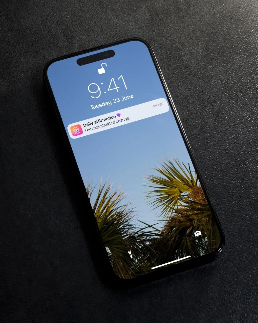Daily push notifications — VISIYA affirmations app
