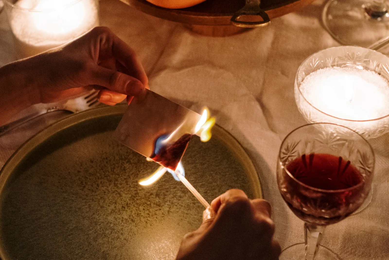 Zeitleiste der zwölf Rauhnächte vom 25. Dezember bis 5. Januar mit den Monaten des neuen Jahres